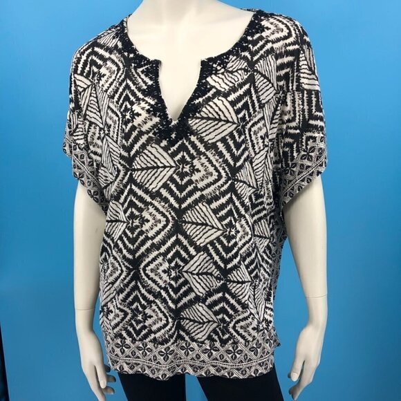 Lucky Brand Women’s Medium Boho Tribal Diamond Pattern V-Neck Blouse - Picture 2 of 9
